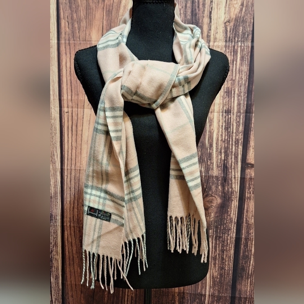 V. FRAAS Light Pink and Gray Checkered Scarf One Size